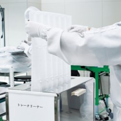 Air cleaner for trays: Tray Cleaner GⅡ (developed in-house)